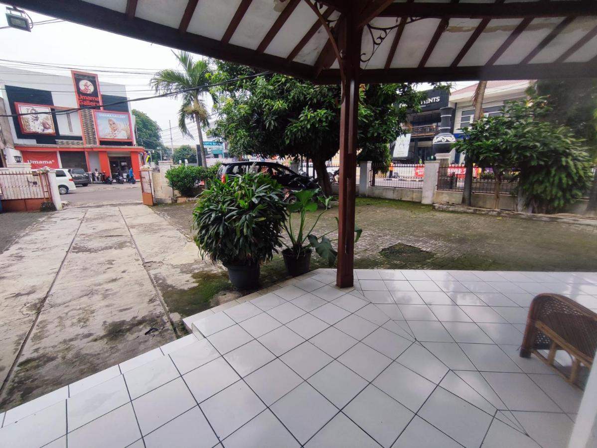 Oyo 90865 Hotel Kusuma Purwakarta Karawang Eksteriør billede