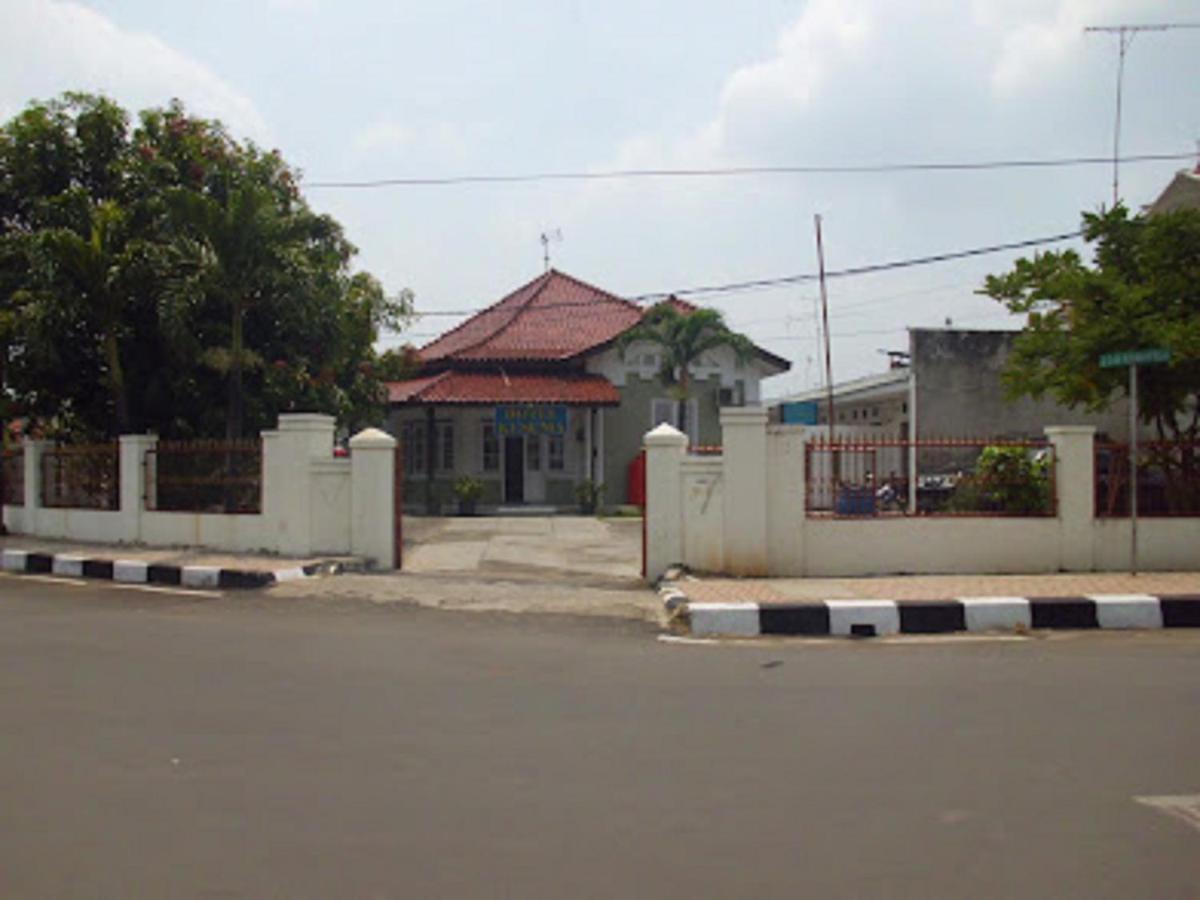 Oyo 90865 Hotel Kusuma Purwakarta Karawang Eksteriør billede