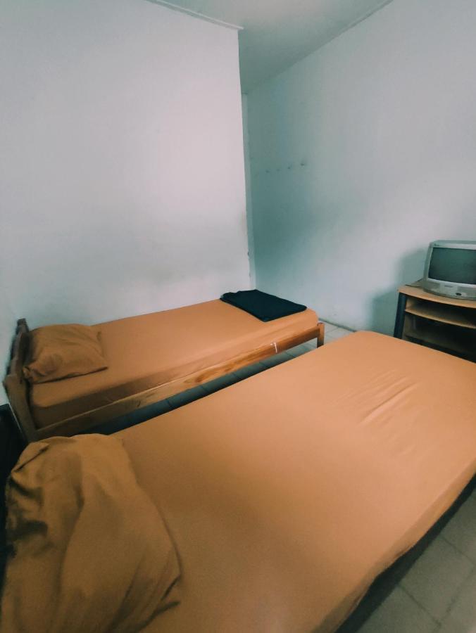 Oyo 90865 Hotel Kusuma Purwakarta Karawang Eksteriør billede