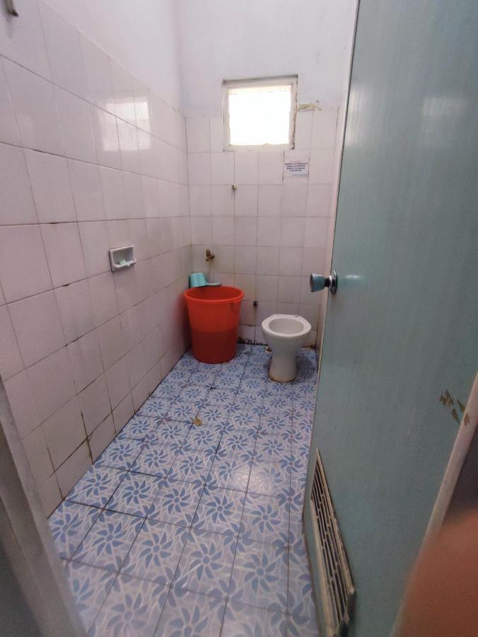 Oyo 90865 Hotel Kusuma Purwakarta Karawang Eksteriør billede