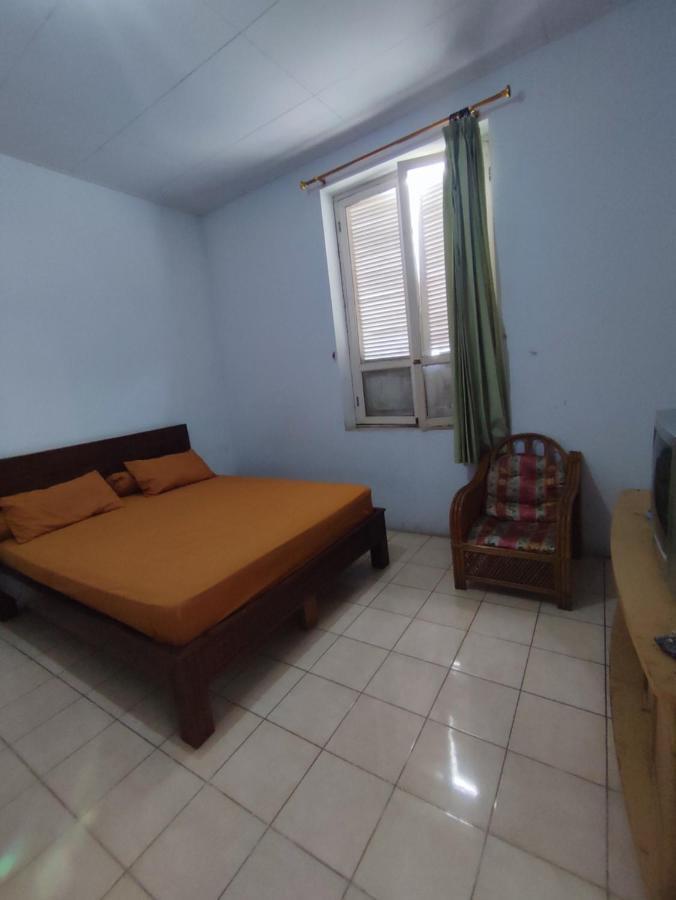 Oyo 90865 Hotel Kusuma Purwakarta Karawang Eksteriør billede