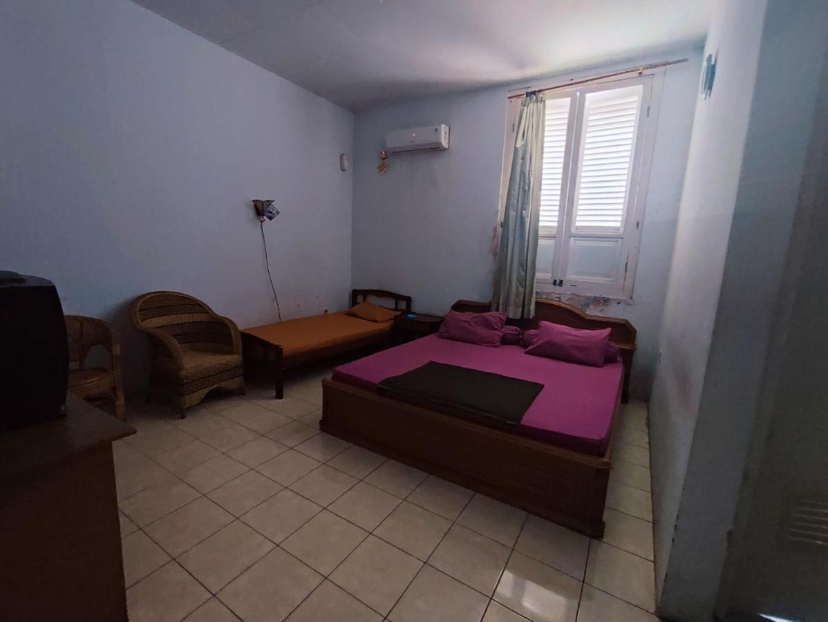 Oyo 90865 Hotel Kusuma Purwakarta Karawang Eksteriør billede